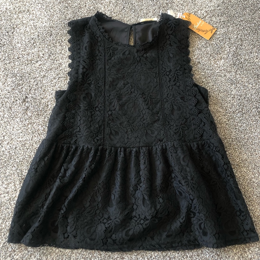 NWT Boutique Andree sleeveless black lack top